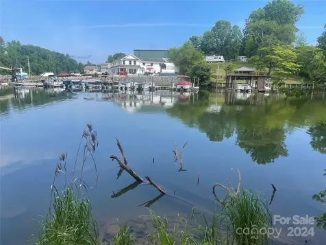 100 Old Ferry Lane Hickory NC 28601