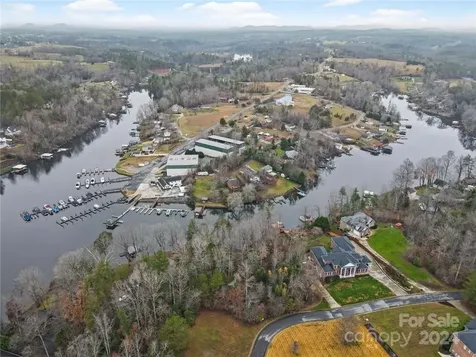 100 Old Ferry Lane Hickory NC 28601