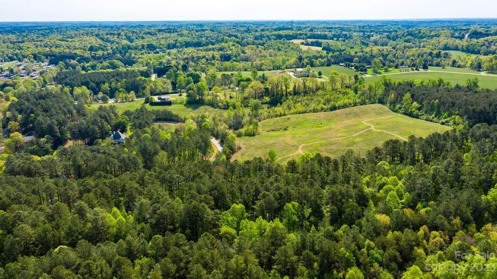 1341 Misty Lane Hickory NC 28601