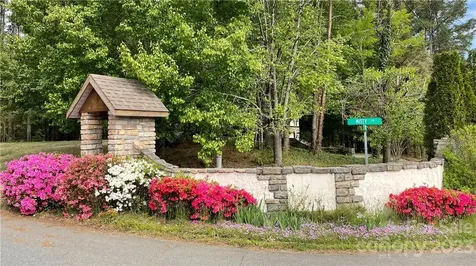 1296 Misty Lane Hickory NC 28601