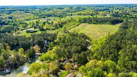 1296 Misty Lane Hickory NC 28601