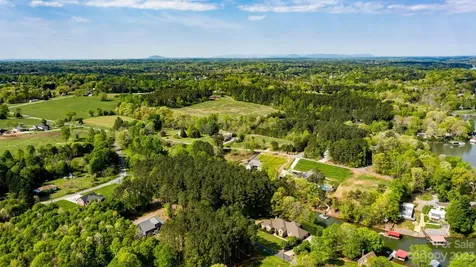 1285 Misty Lane Hickory NC 28601