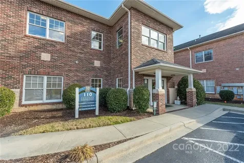 110 A Chadwick Square Court Hendersonville NC 28739
