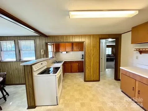 565 Neely Road Brevard NC 28712