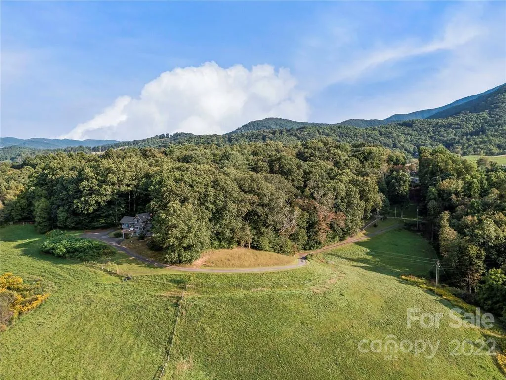 8, 50 And 200 Cc Farm Road Burnsville NC 28714