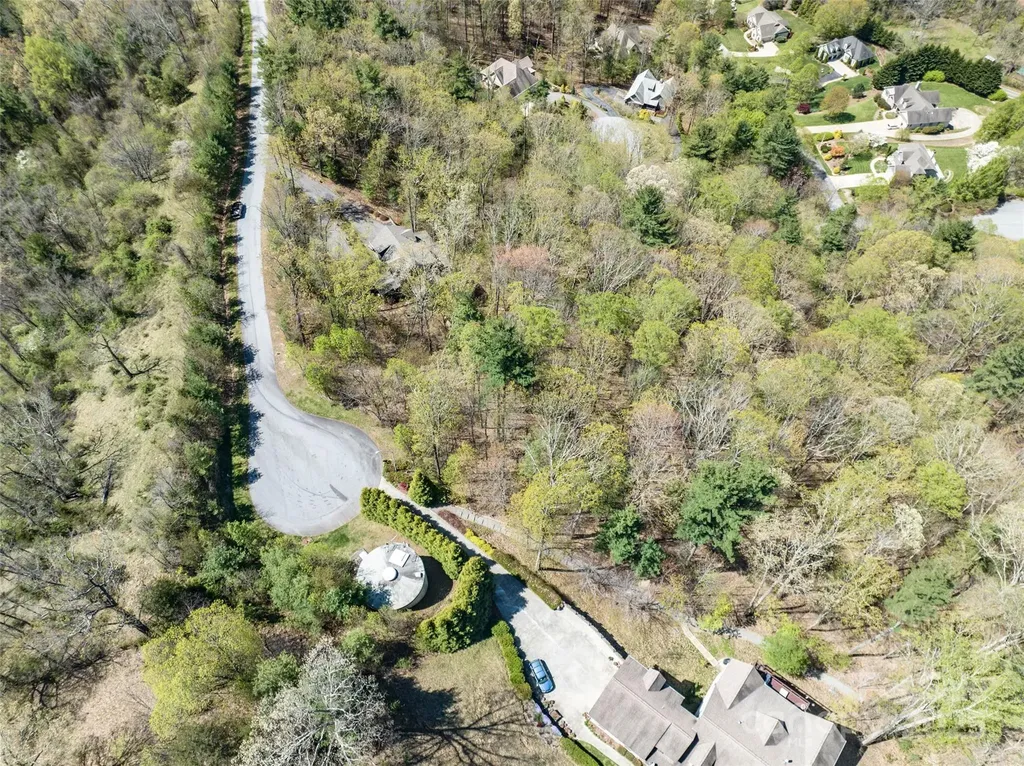 88 Courseview Drive Weaverville NC 28787
