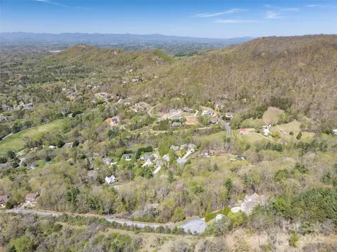 88 Courseview Drive Weaverville NC 28787