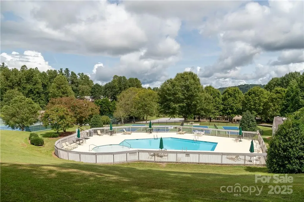 103 Berry Creek Drive Flat Rock NC 28731