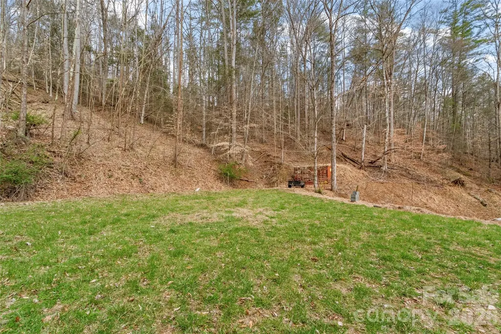 2701 Roses Branch Road Bakersville NC 28705