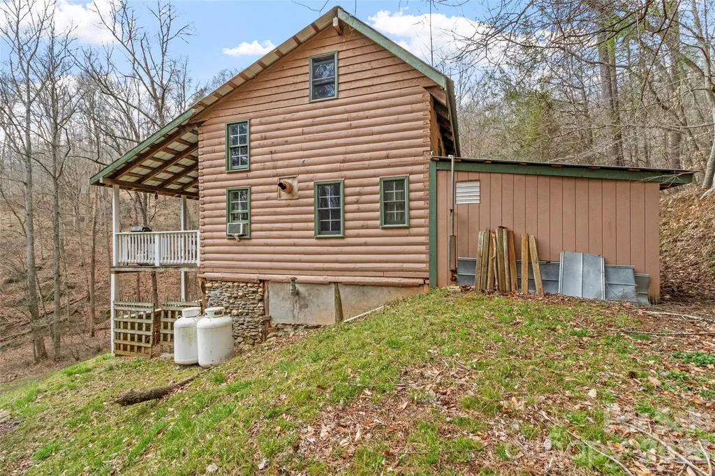 2701 Roses Branch Road Bakersville NC 28705
