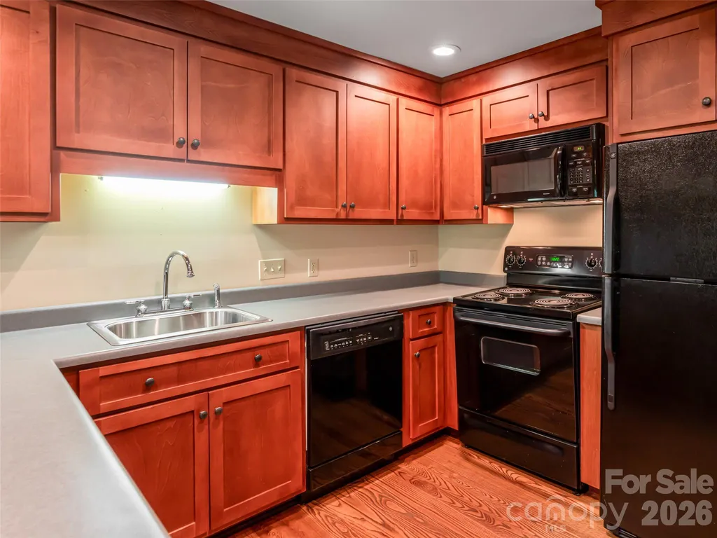 935 Whites Lake Boulevard Saluda NC 28773