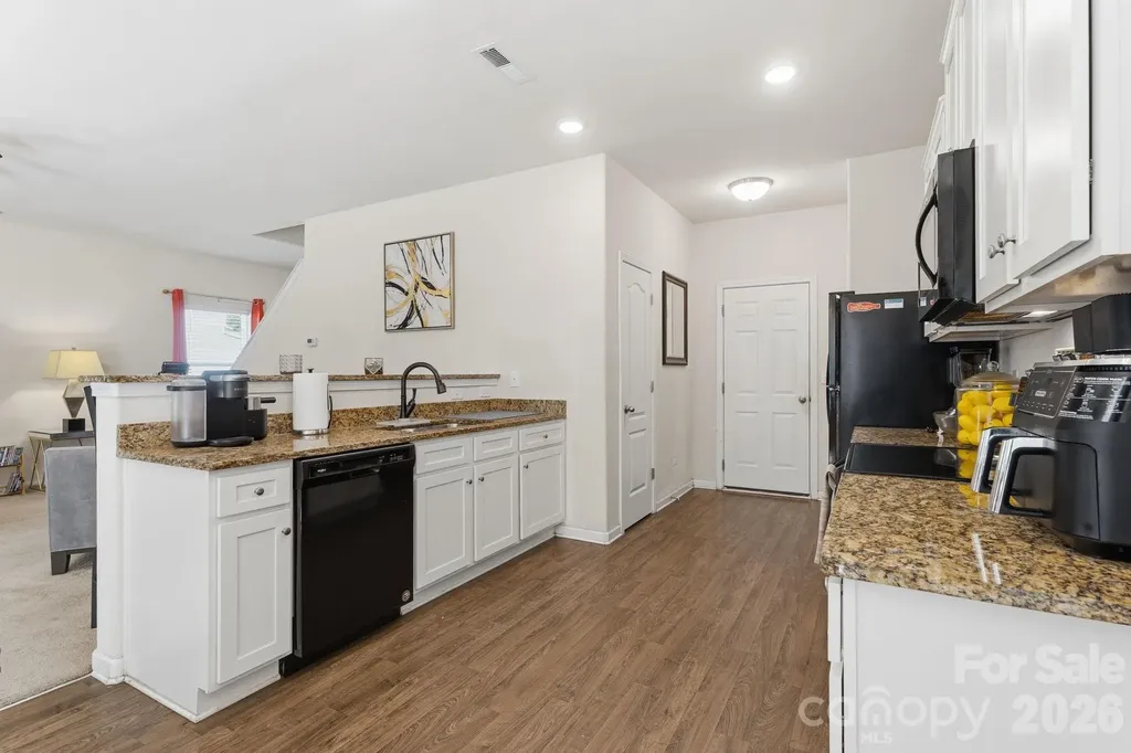 9528 Weikert Road Charlotte NC 28215