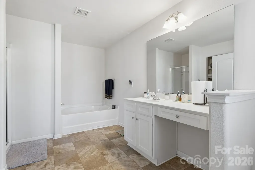 9528 Weikert Road Charlotte NC 28215