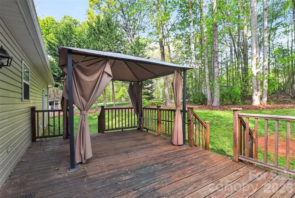 174 Overcreek Road Mooresville NC 28117