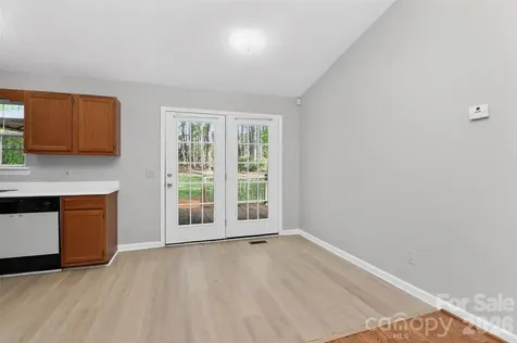 174 Overcreek Road Mooresville NC 28117