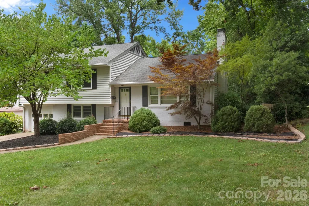 4215 Chelmsford Road Charlotte NC 28211