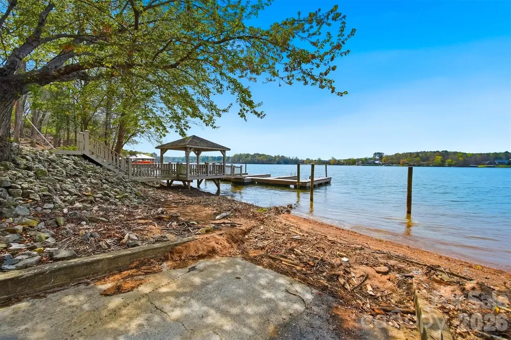 3704 8th Street Place NW Hickory NC 28601