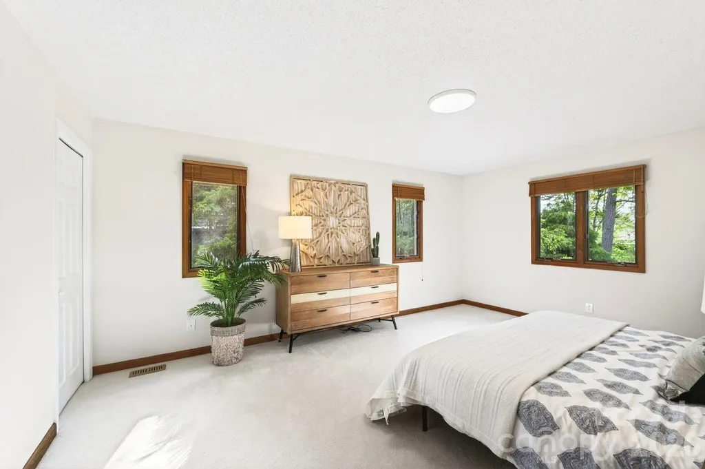 4 Zachary Ridge Road Asheville NC 28804