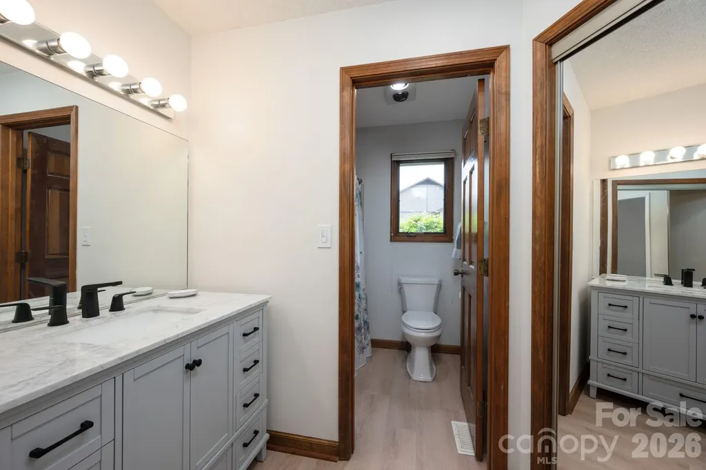 4 Zachary Ridge Road Asheville NC 28804
