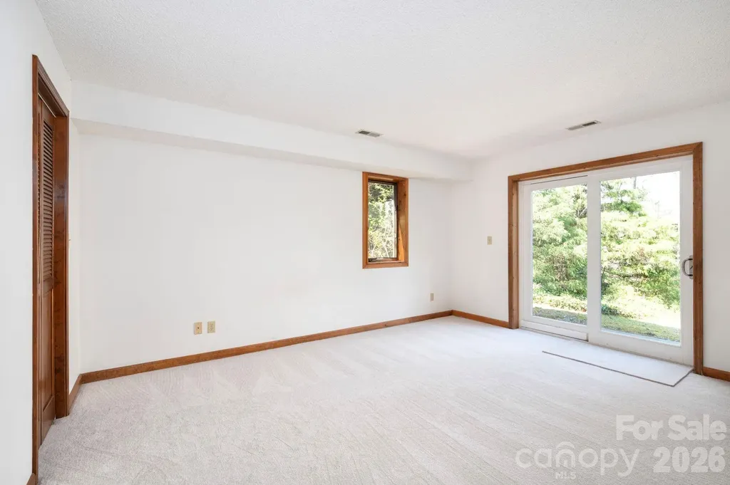 4 Zachary Ridge Road Asheville NC 28804