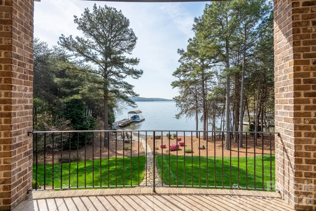 144 Moss Bank Court New London NC 28127