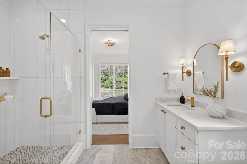 914 Edinburgh Lane Charlotte NC 28209