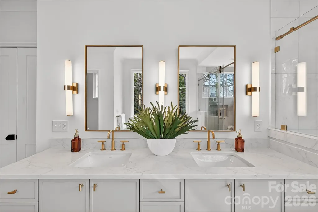 914 Edinburgh Lane Charlotte NC 28209