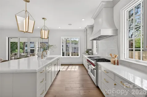 914 Edinburgh Lane Charlotte NC 28209