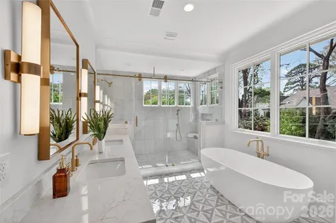 914 Edinburgh Lane Charlotte NC 28209