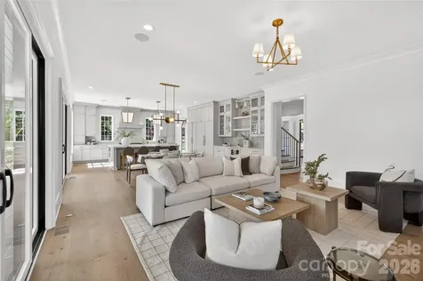 914 Edinburgh Lane Charlotte NC 28209