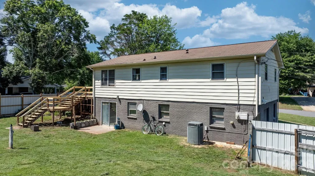 5208 W Piedmont Circle Conover NC 28613
