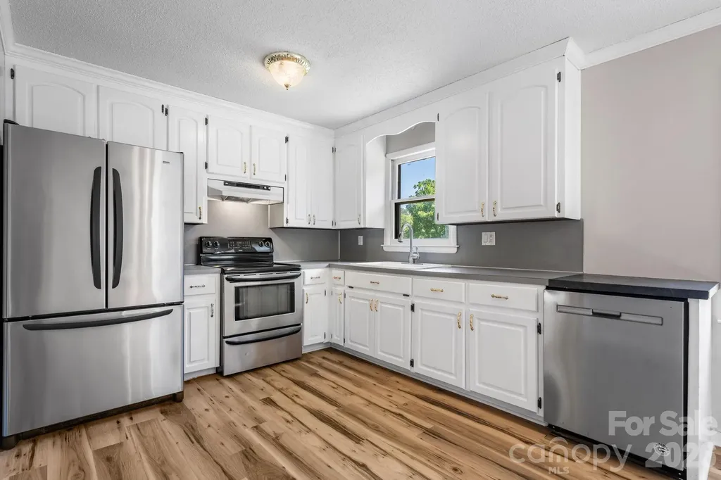 5208 W Piedmont Circle Conover NC 28613