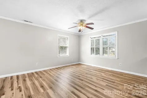 5208 W Piedmont Circle Conover NC 28613