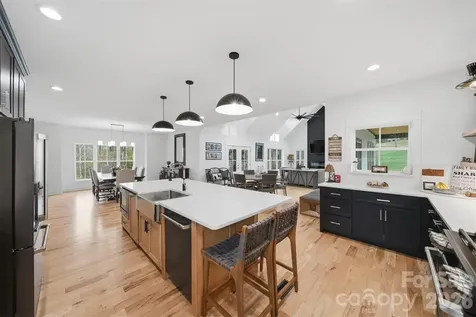 157 Franklin Lane Taylorsville NC 28681