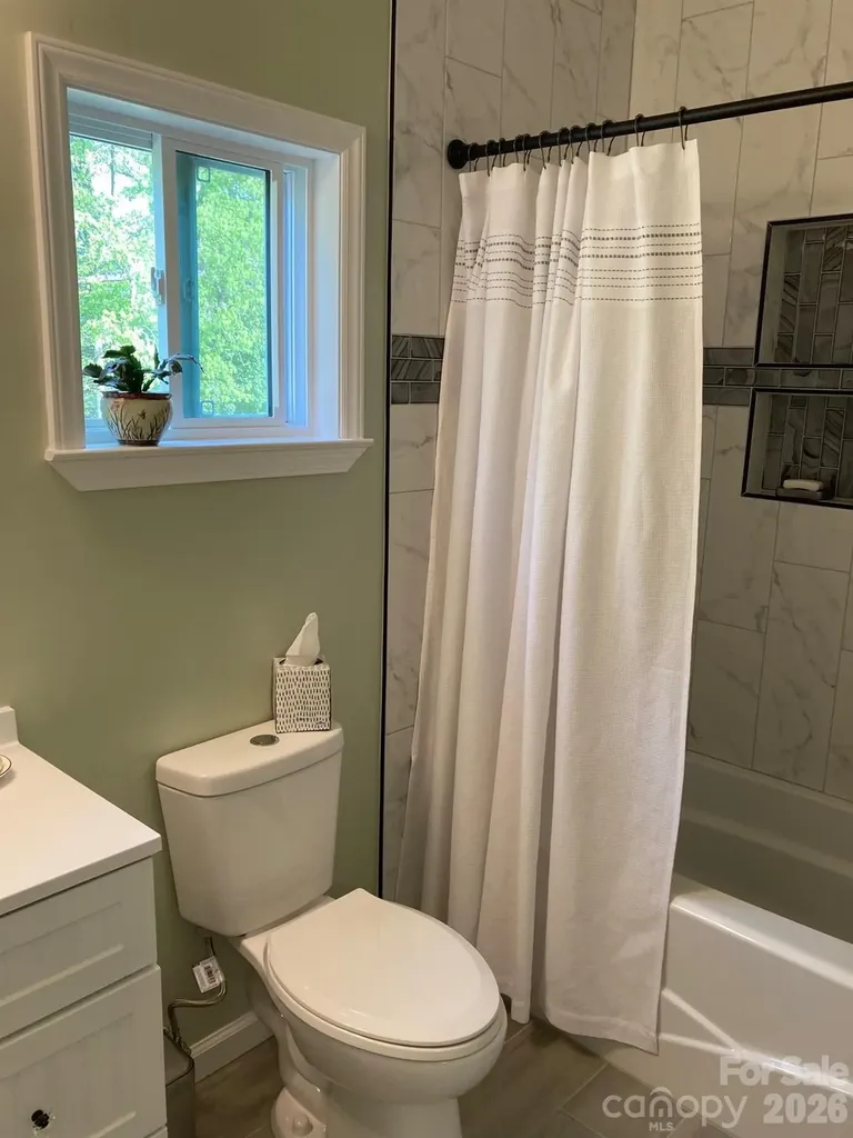 244 Holly Street Hudson NC 28638