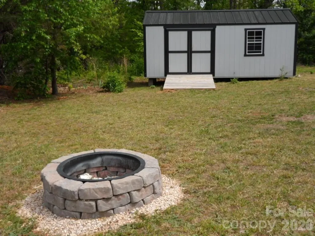 244 Holly Street Hudson NC 28638