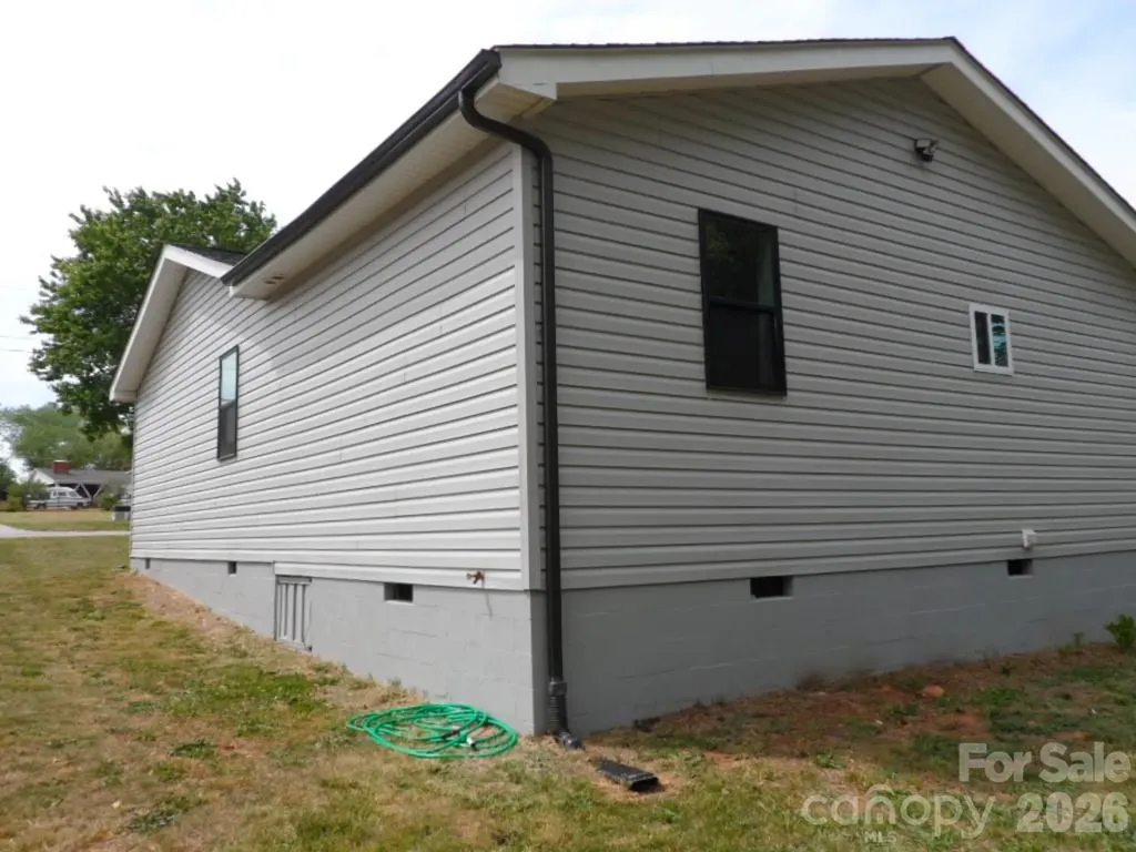 244 Holly Street Hudson NC 28638
