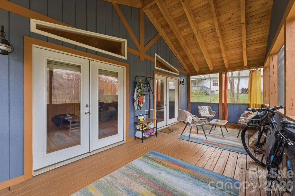 81 Bullfrog Cove Road Sylva NC 28779