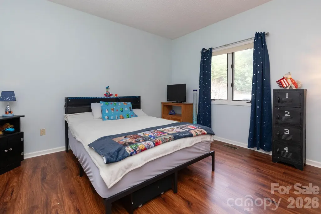 305 Piney Mountain Drive Asheville NC 28805
