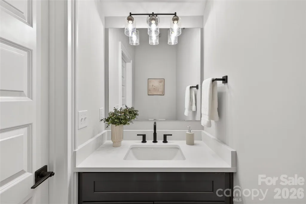 3219 Credenza Road Charlotte NC 28208