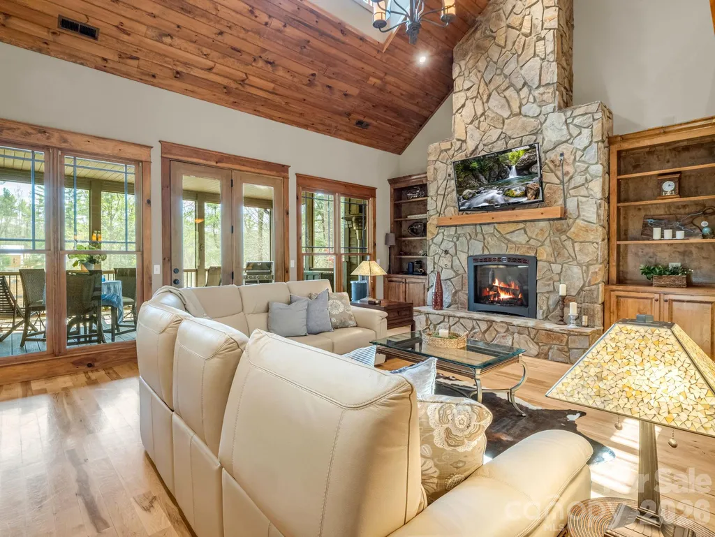 27 Anchor Drive Nebo NC 28761