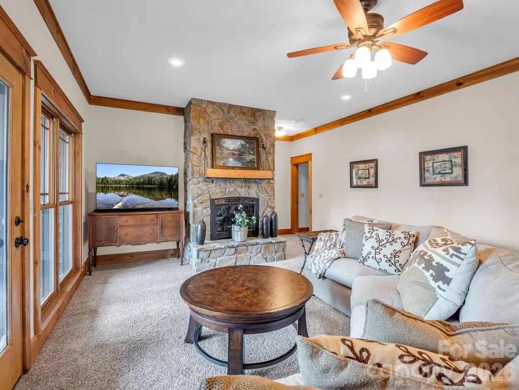 27 Anchor Drive Nebo NC 28761