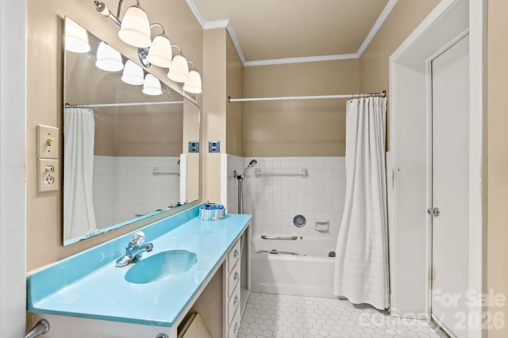725 Mocksville Avenue Salisbury NC 28144