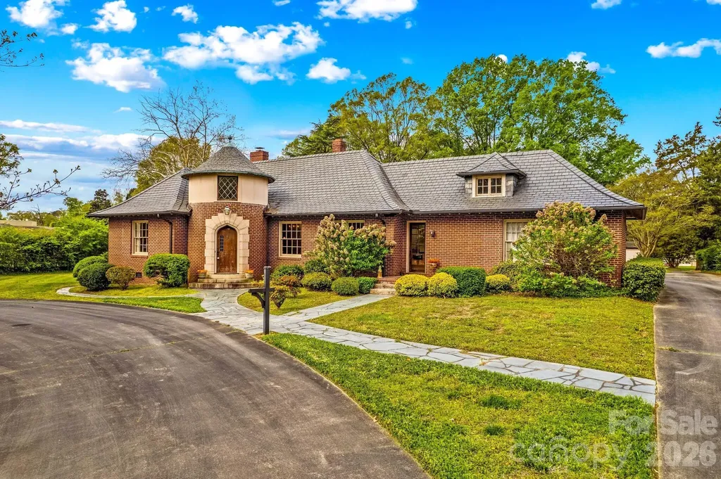 725 Mocksville Avenue Salisbury NC 28144