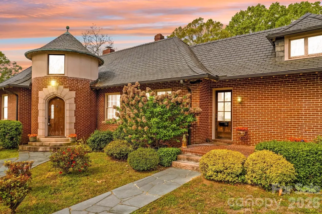 725 Mocksville Avenue Salisbury NC 28144