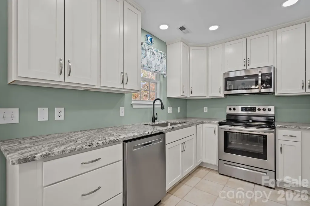 137 NE 4th Street Oak Island NC 28465