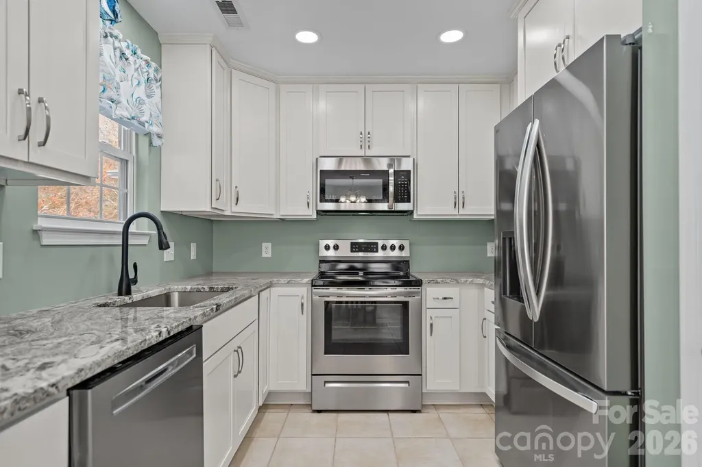 137 NE 4th Street Oak Island NC 28465