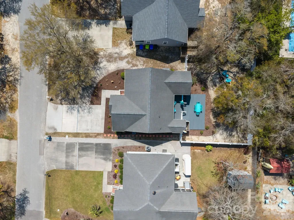 137 NE 4th Street Oak Island NC 28465