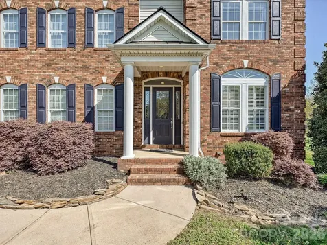 4221 Barons Court Harrisburg NC 28075