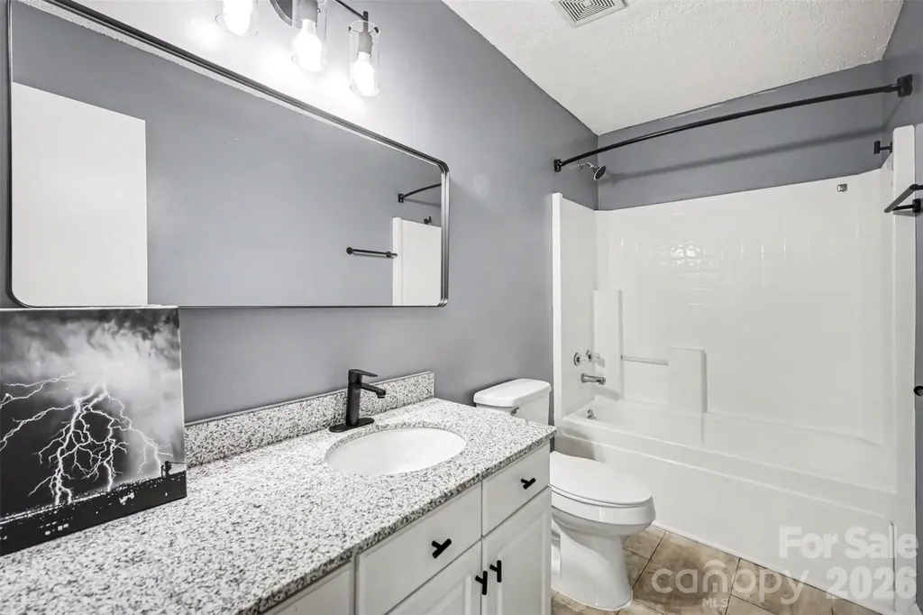 5806 Pennycross Lane Charlotte NC 28216